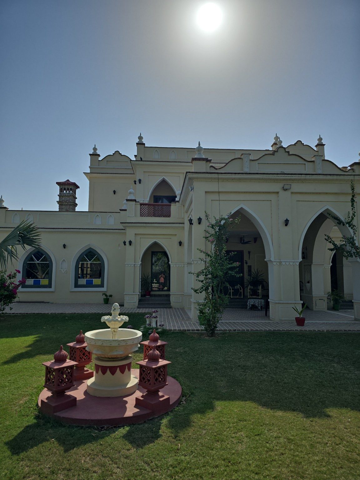 Mughal-style residence with fountain